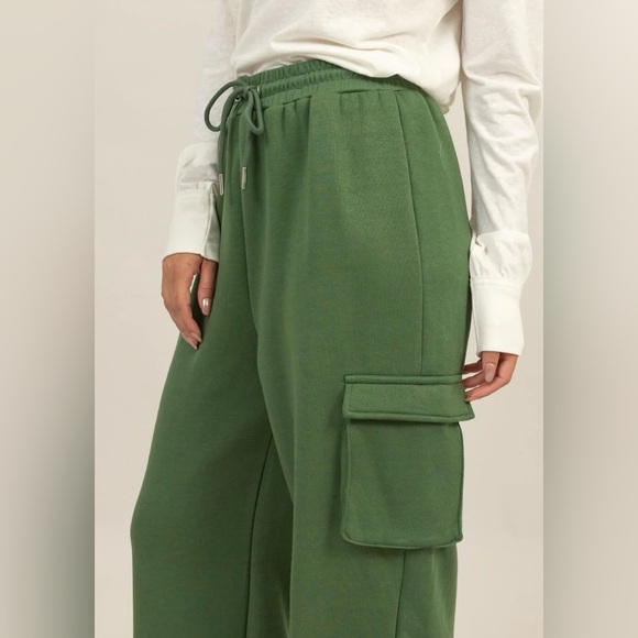 Woman’s Comfortable High-Waist Drawstring, Cargo Sweatpants Size: Various - Picture 3 of 5